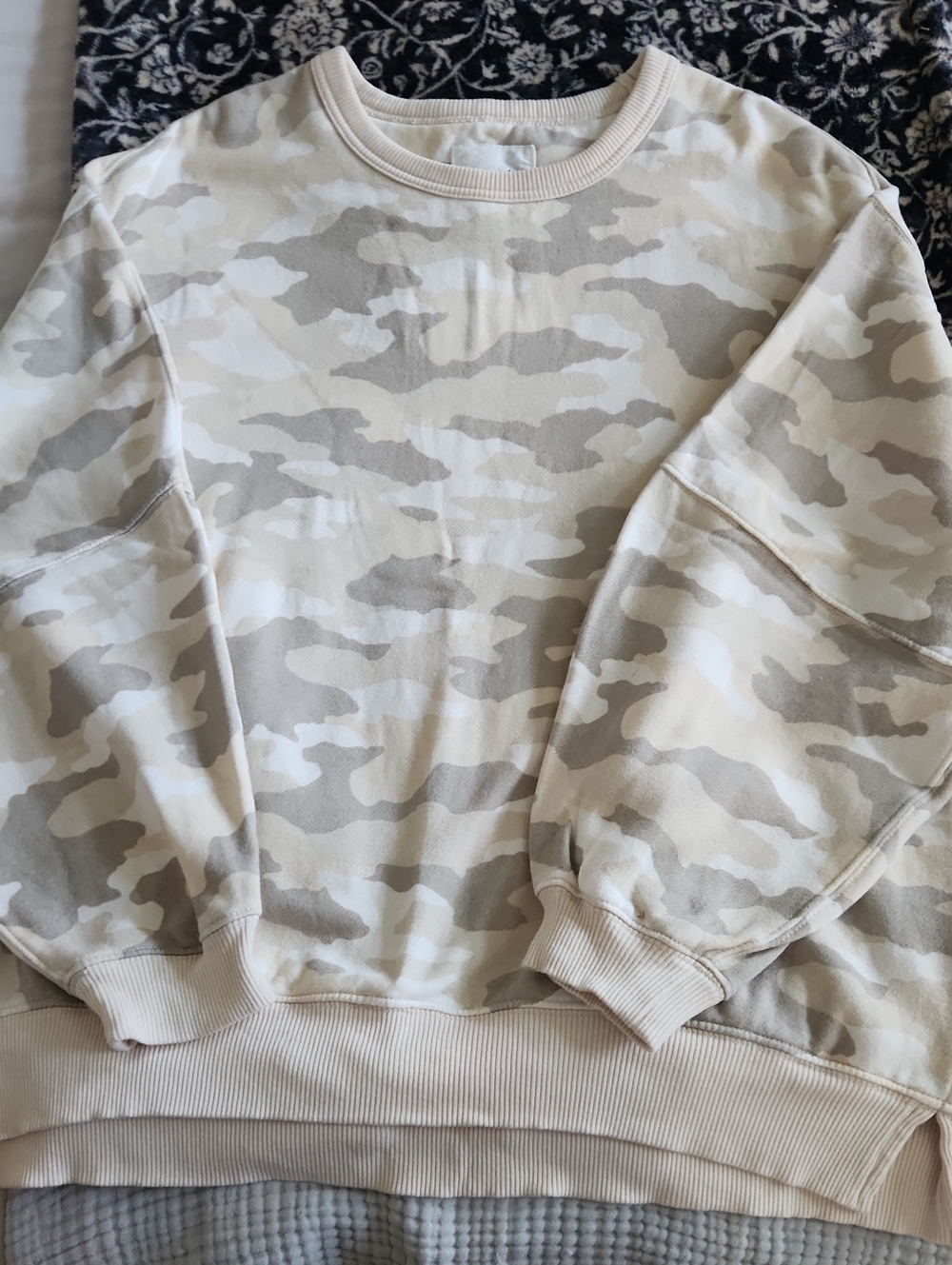 NWOT- Aerie Sweatshirt